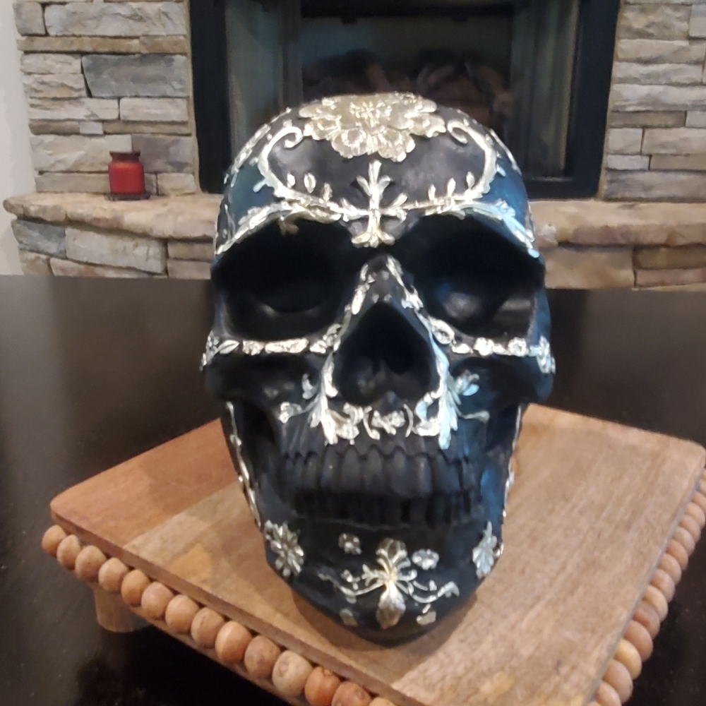 Gorgeous Sugar Skull Decor-NWT - Picture 3 of 5